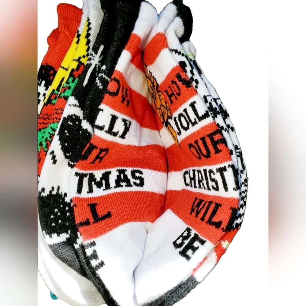 Disney's nightmare‎ before Christmas Christmas themed no show socks, 5 pairs New